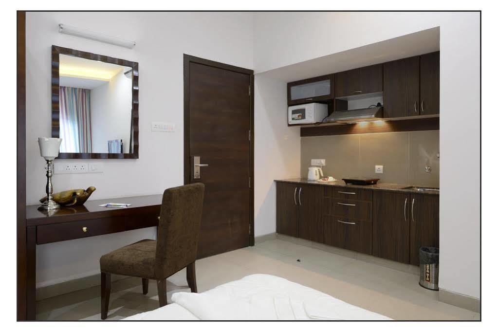 Oyo 710 Hotel Kshitij Pune Exterior photo